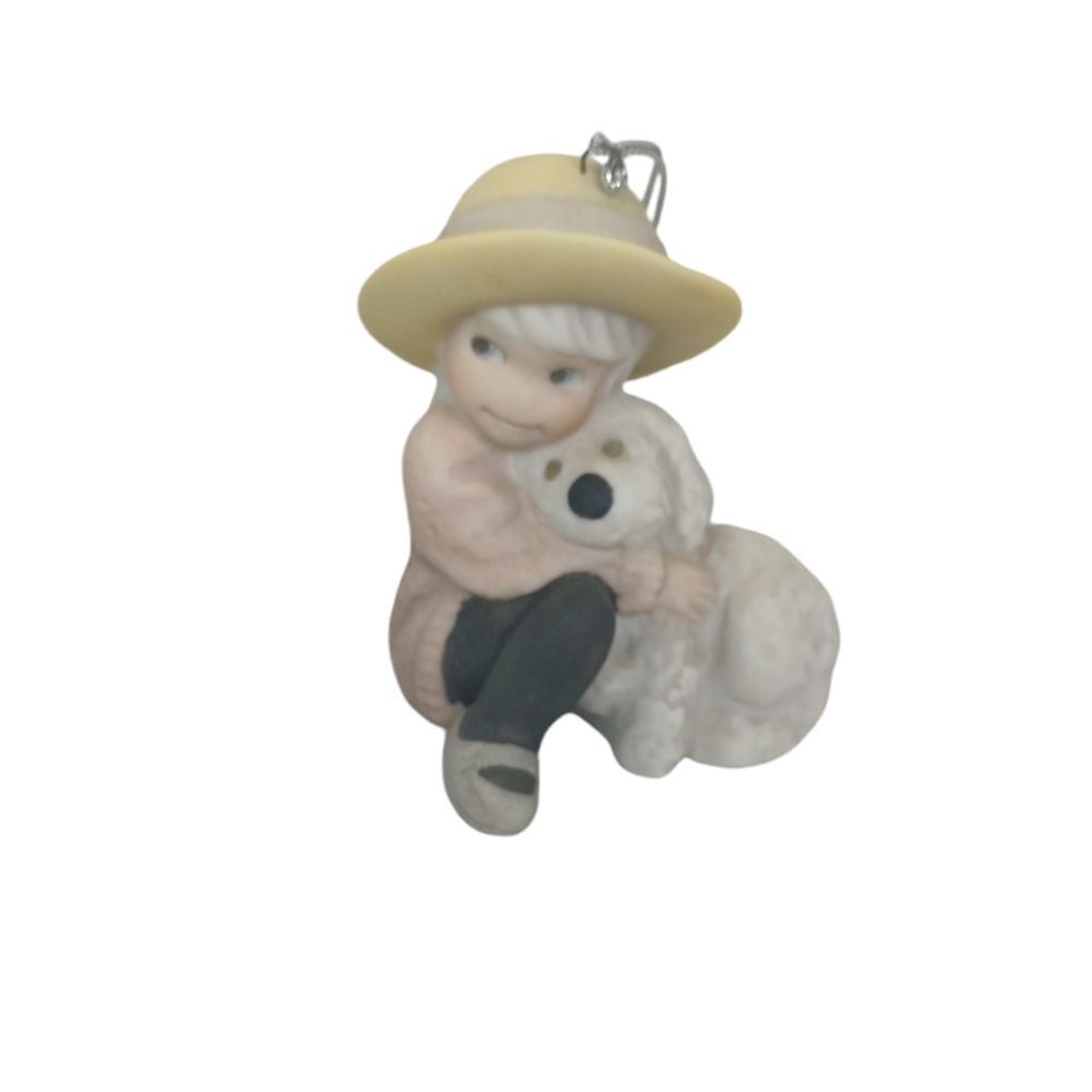 Kim Anderson's Pretty As A‎ Picture "A Cuddly Holiday Hug" Figure